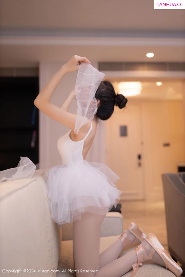   [XiuRen]高清写真图 2024.06.05 No.8657 鱼尾fish 丝袜美腿第25张图片